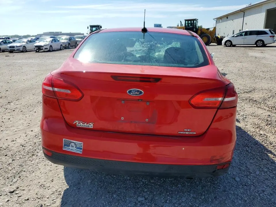 2015 FORD FOCUS SE  