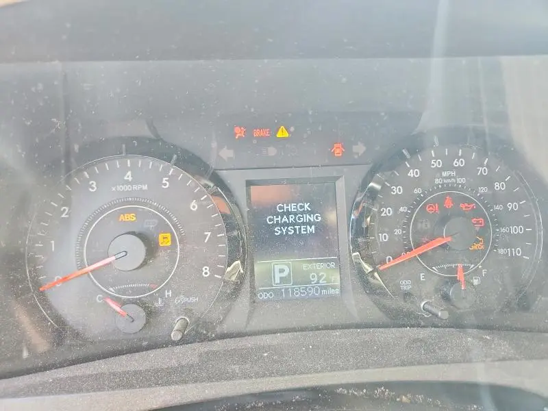 2017 TOYOTA SIENNA LE  