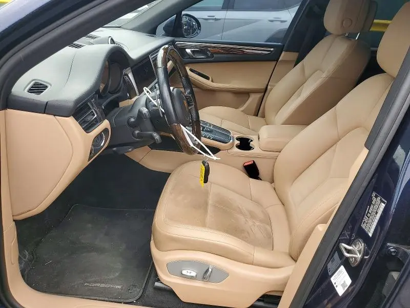 2021 PORSCHE MACAN   