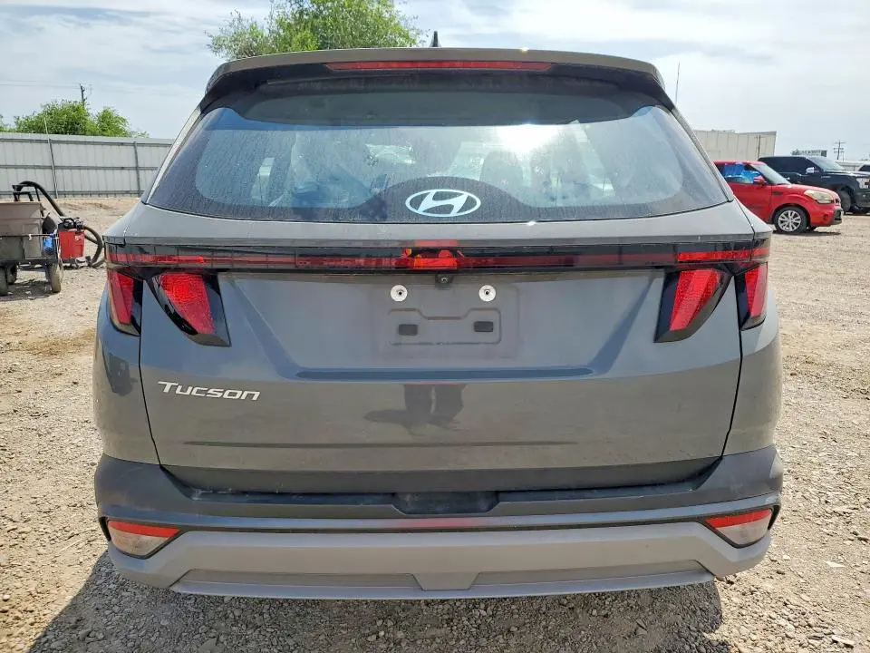 2025 HYUNDAI TUCSON SE  