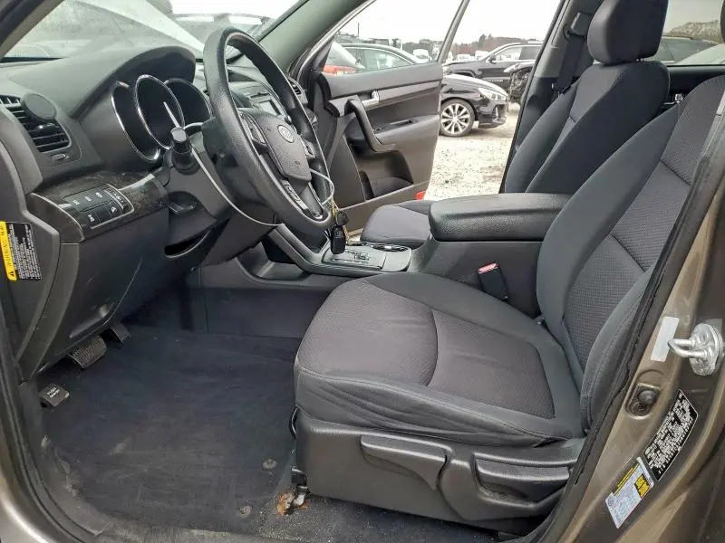 2011 KIA SORENTO BASE  