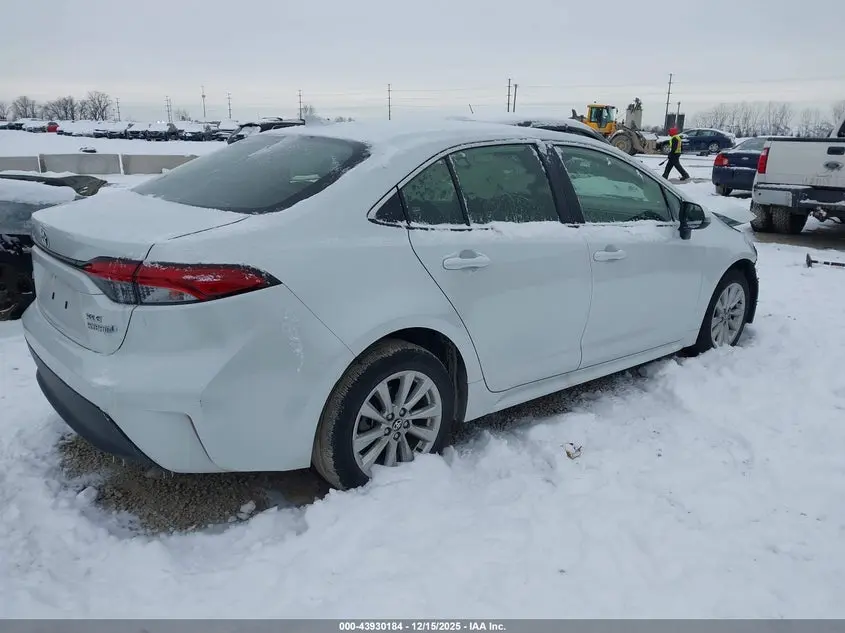 2024 TOYOTA COROLLA HYBRID XLE