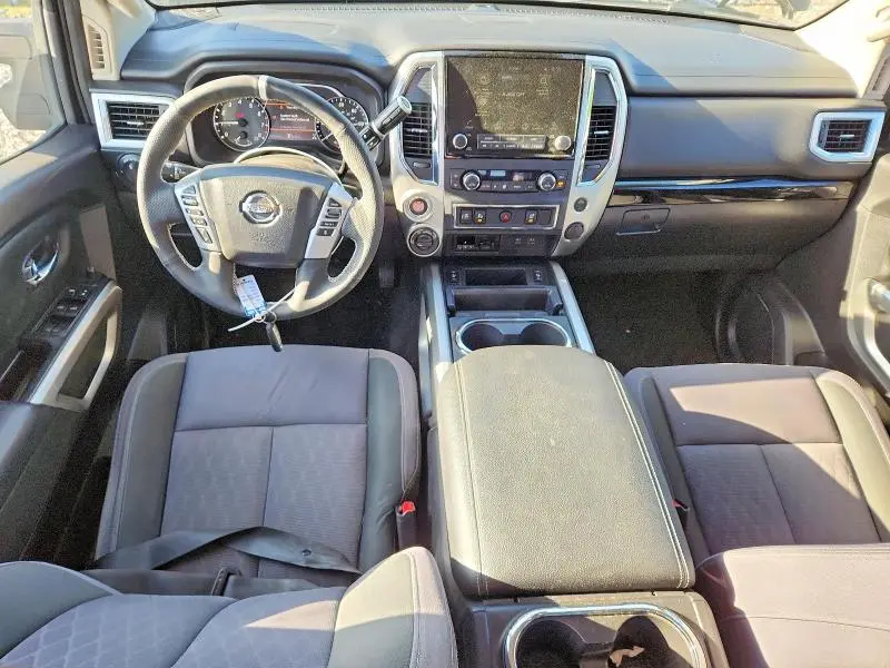 2020 NISSAN TITAN SV  