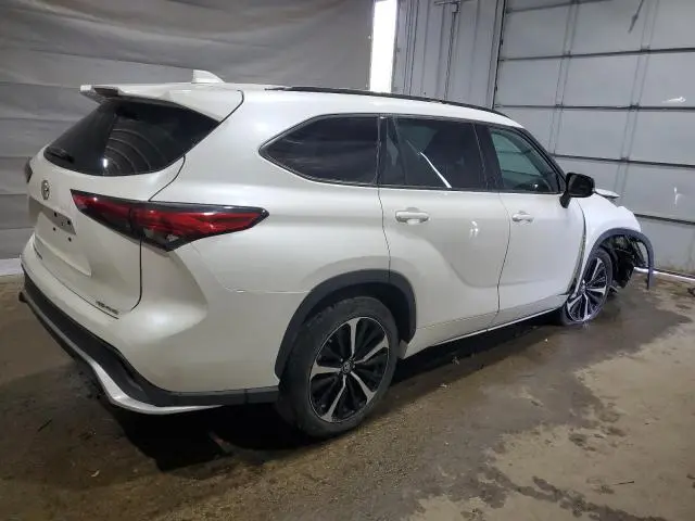 2021 TOYOTA HIGHLANDER XSE  