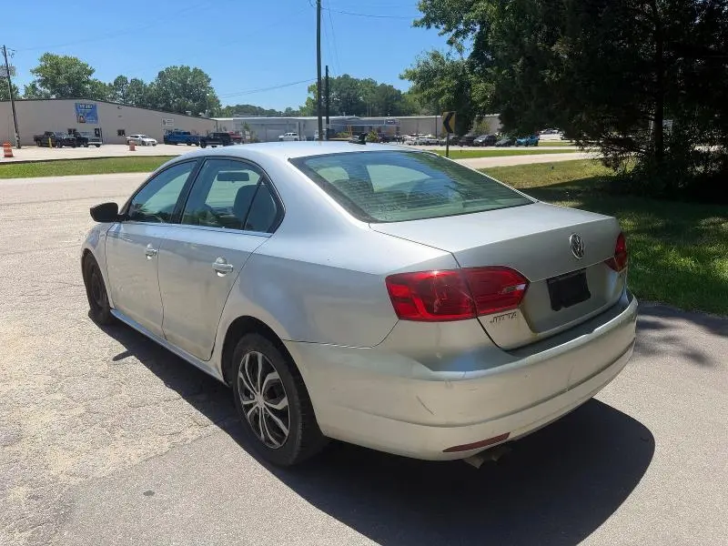 2013 VOLKSWAGEN JETTA SE  
