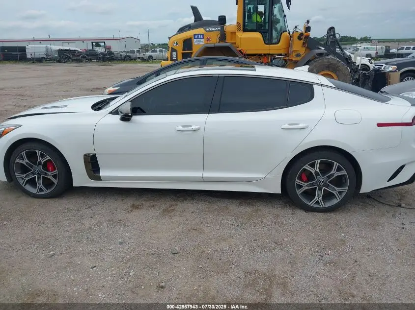 2019 KIA STINGER GT1