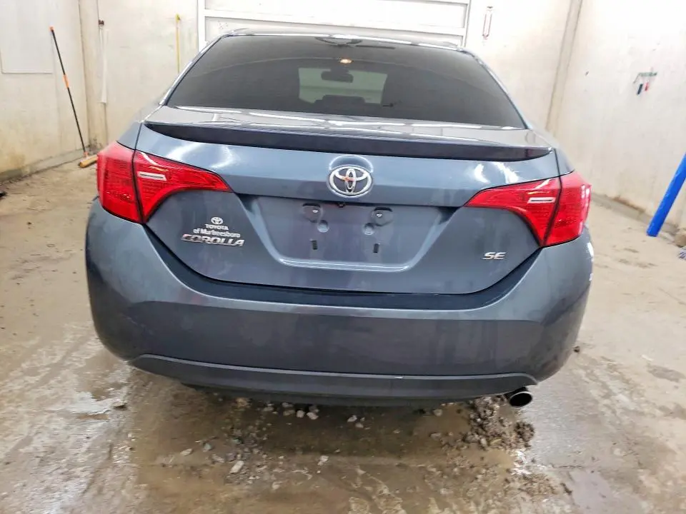 2017 TOYOTA COROLLA SE  