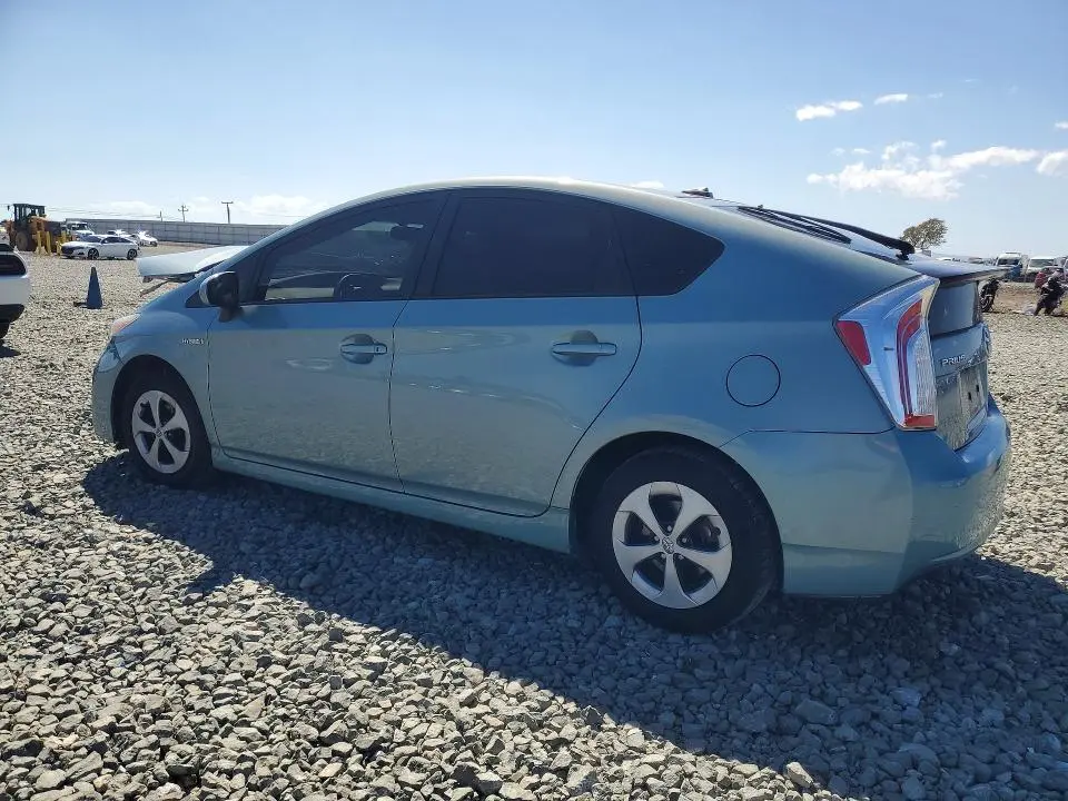 2015 TOYOTA PRIUS THREE  