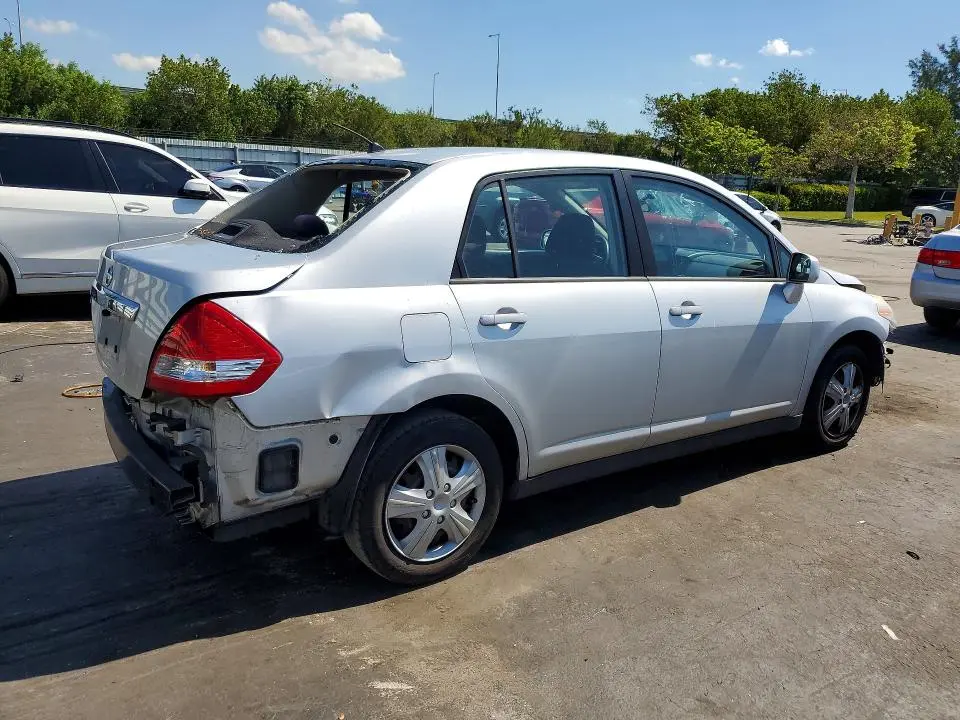 2010 NISSAN VERSA 1.8 S  