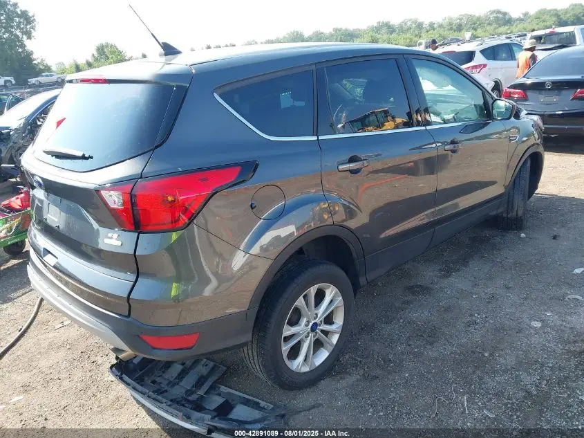 2019 FORD ESCAPE SE