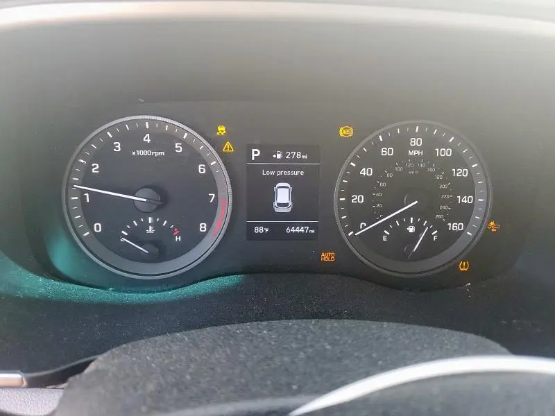 2021 HYUNDAI TUCSON SE  