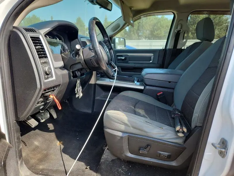 2013 RAM 1500 SLT  