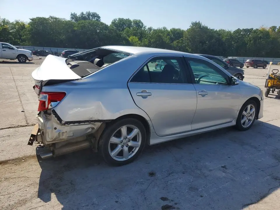 2012 TOYOTA CAMRY SE  