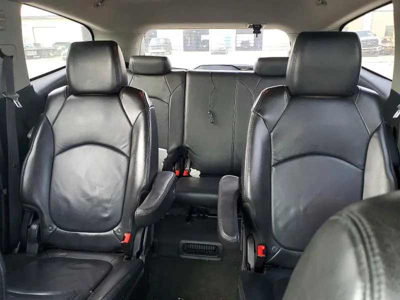 2012 CHEVROLET TRAVERSE LT  