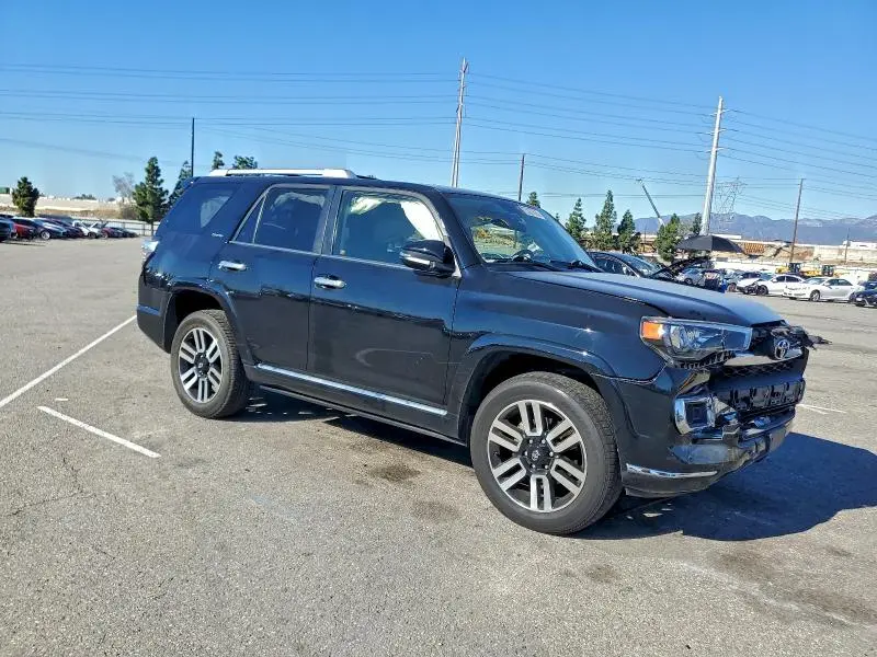 2018 TOYOTA 4RUNNER SR5/SR5 PREMIUM  