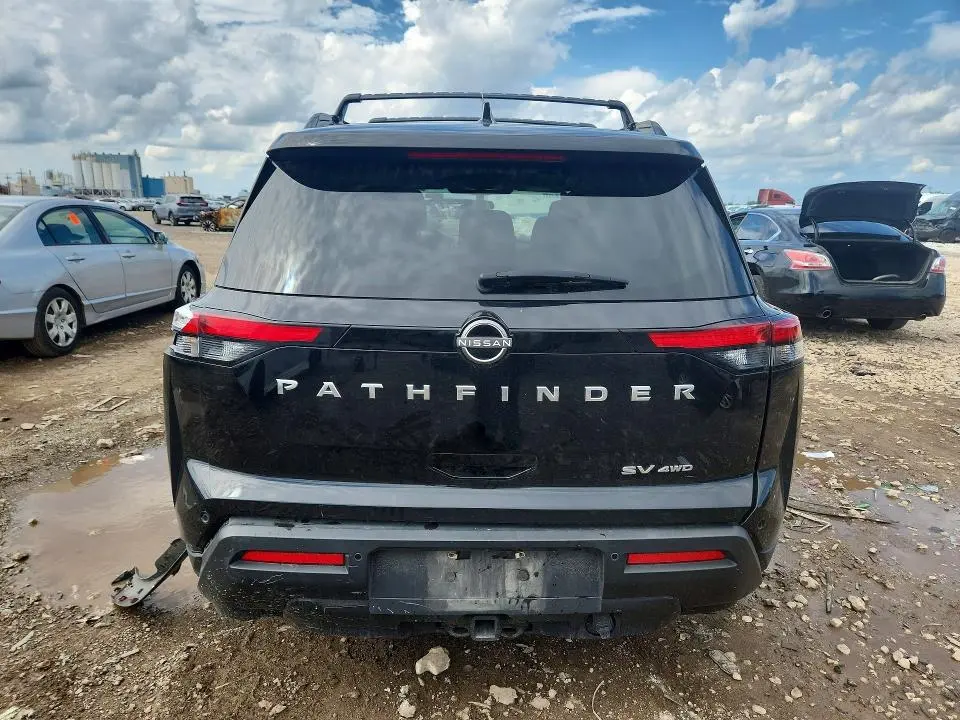 2022 NISSAN PATHFINDER SV  