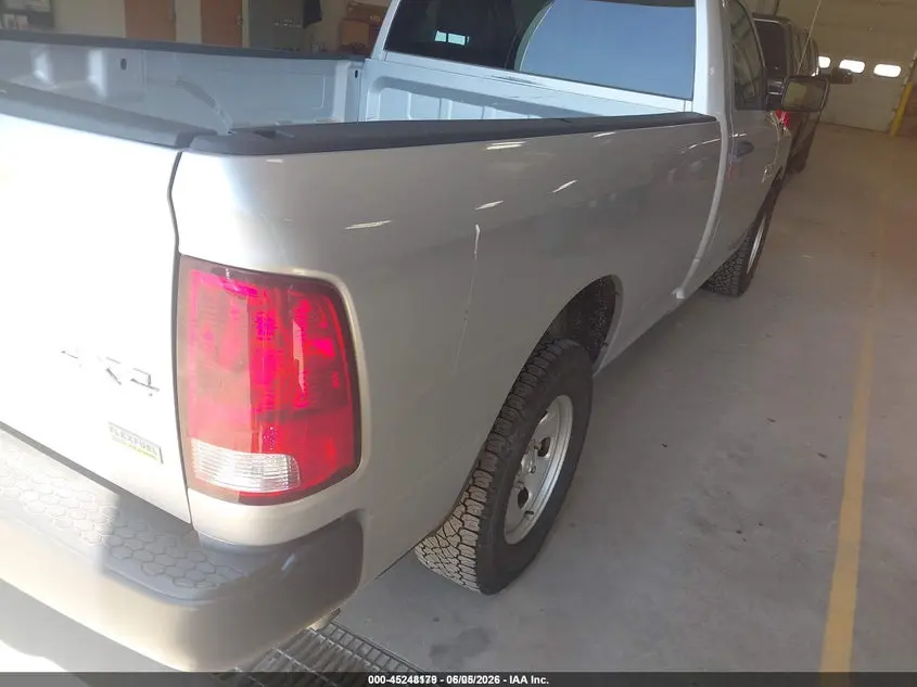 2017 RAM 1500 TRADESMAN  4X4 8' BOX
