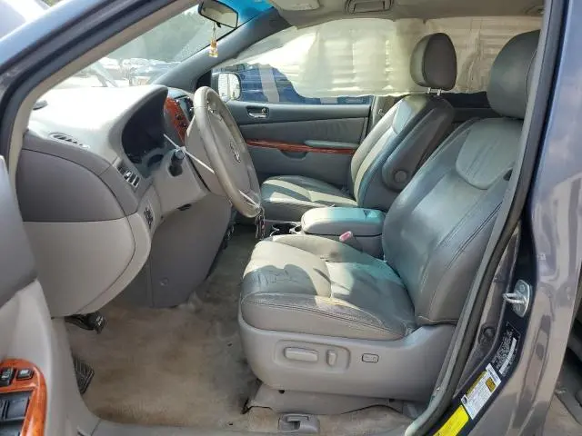 2010 TOYOTA SIENNA XLE  