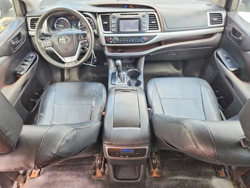 2015 TOYOTA HIGHLANDER LE  