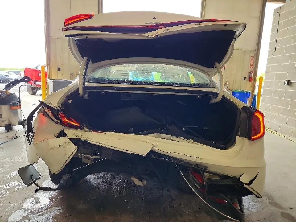 2023 HYUNDAI SONATA SE  