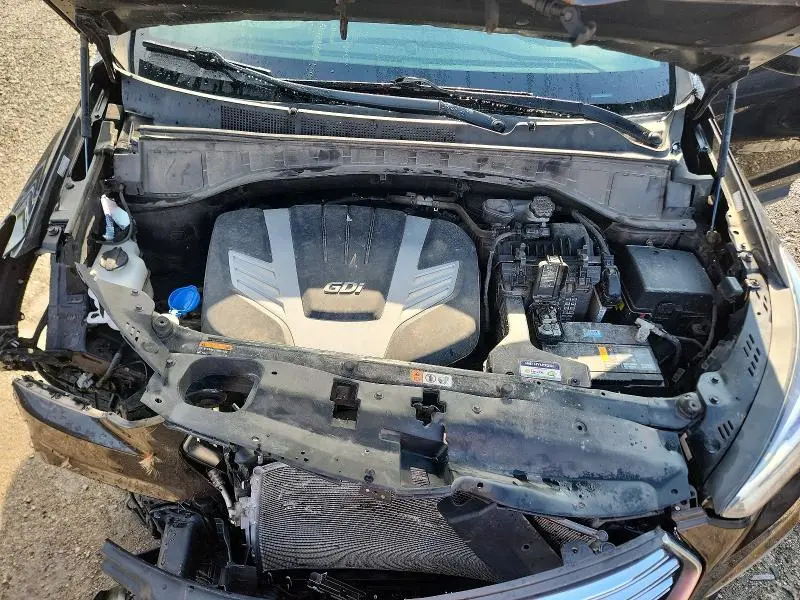 2018 HYUNDAI SANTA FE SE  
