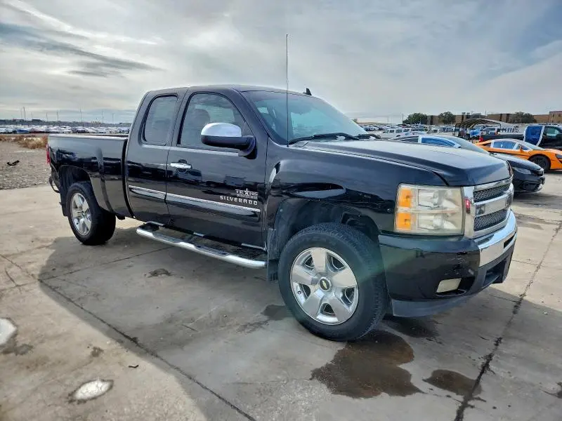 2011 CHEVROLET SILVERADO C1500 LT  
