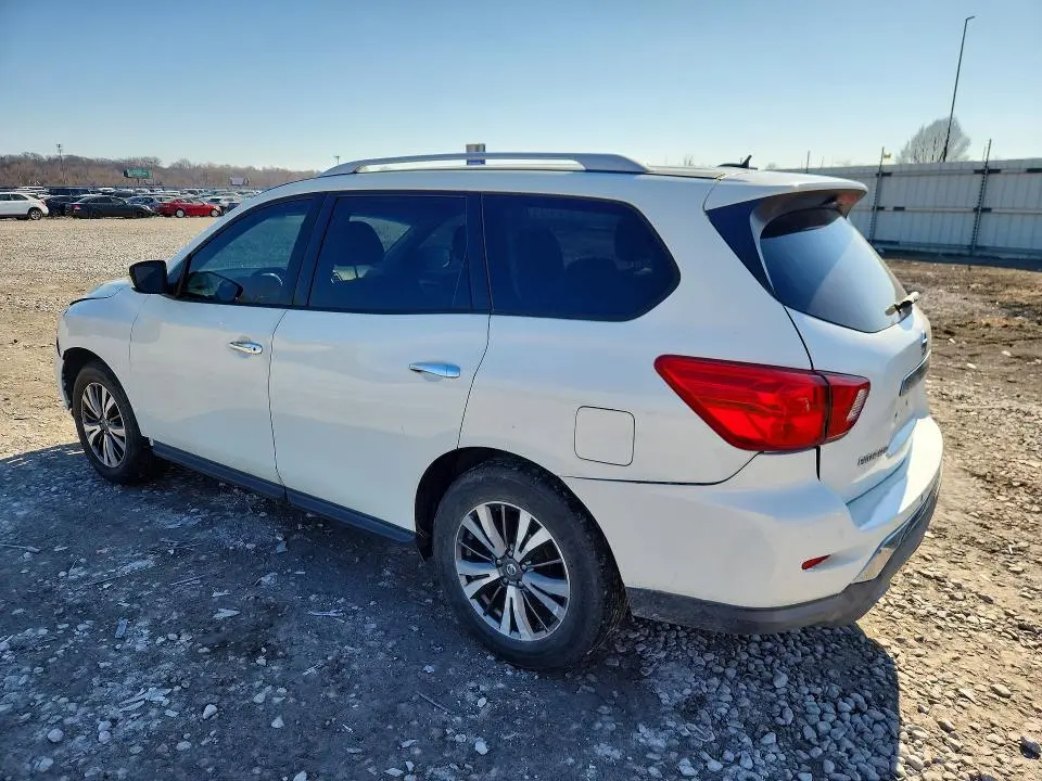 2017 NISSAN PATHFINDER SV  