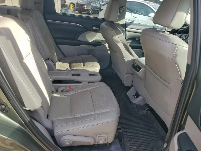 2019 TOYOTA HIGHLANDER LIMITED  