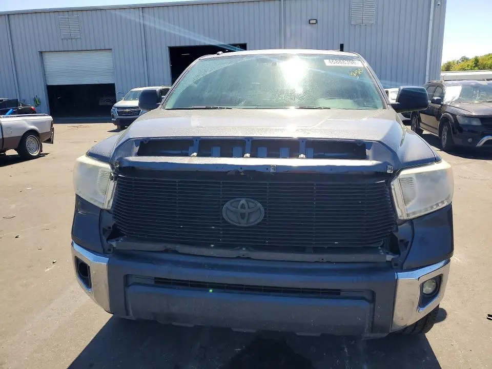 2017 TOYOTA TUNDRA SR5  