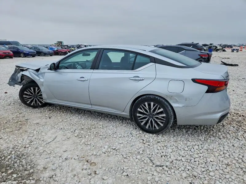 2023 NISSAN ALTIMA SV  