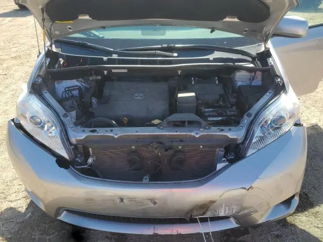 2012 TOYOTA SIENNA LE  