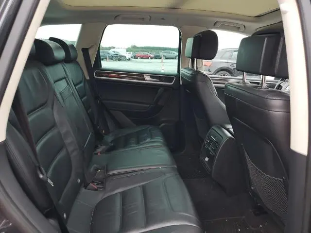 2015 VOLKSWAGEN TOUAREG V6  