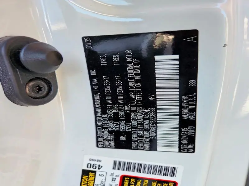 2025 TOYOTA SIENNA LE  