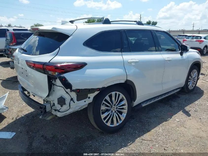 2024 TOYOTA HIGHLANDER PLATINUM