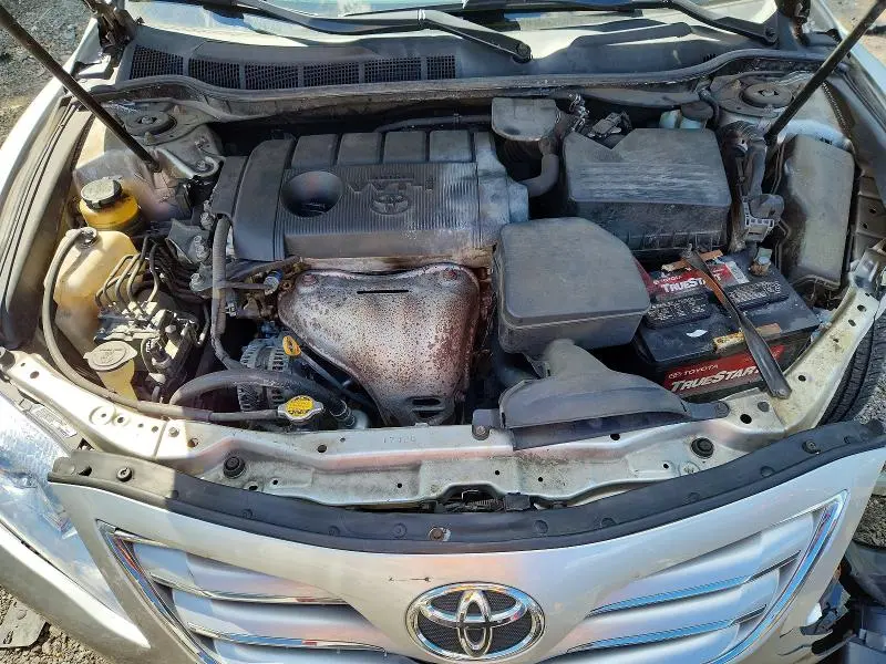 2011 TOYOTA CAMRY XLE  