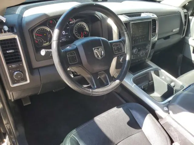 2016 RAM 1500 SLT  