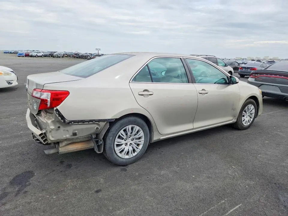 2014 TOYOTA CAMRY LE  