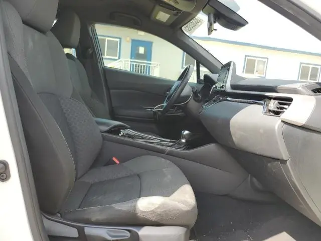 2021 TOYOTA C-HR XLE  