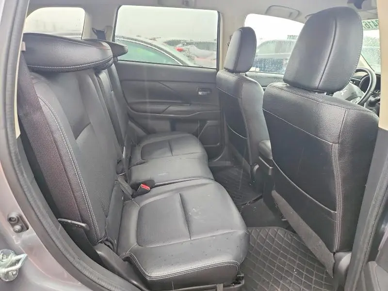 2018 MITSUBISHI OUTLANDER SE  