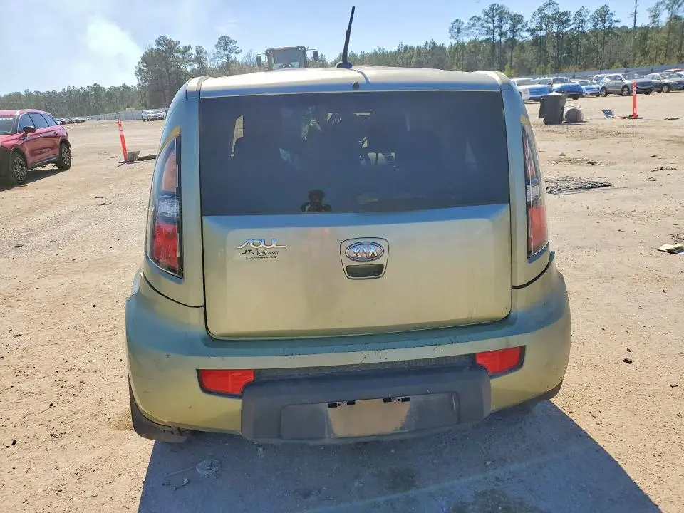 2011 KIA SOUL +  