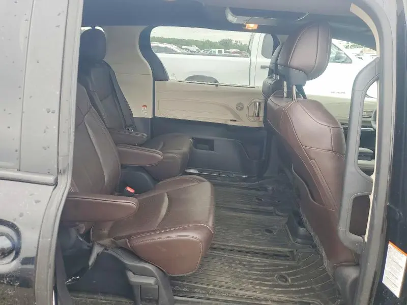 2021 TOYOTA SIENNA PLATINUM 7-PASSENGER  