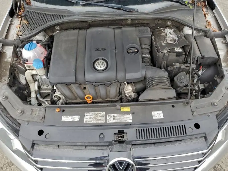 2012 VOLKSWAGEN PASSAT SE  