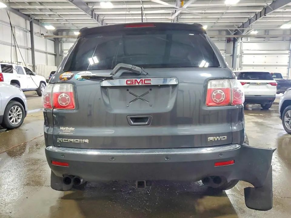 2011 GMC ACADIA SLT-1  