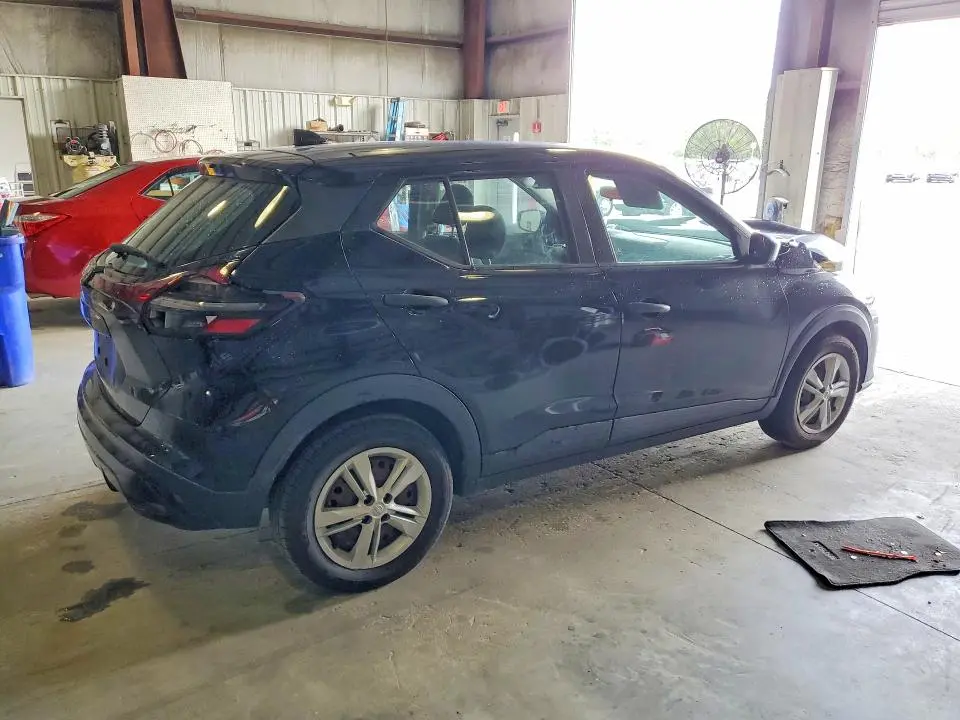 2022 NISSAN KICKS S  