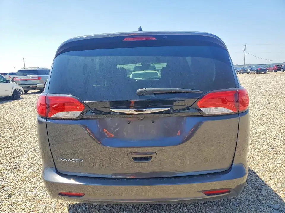 2023 CHRYSLER VOYAGER LX  