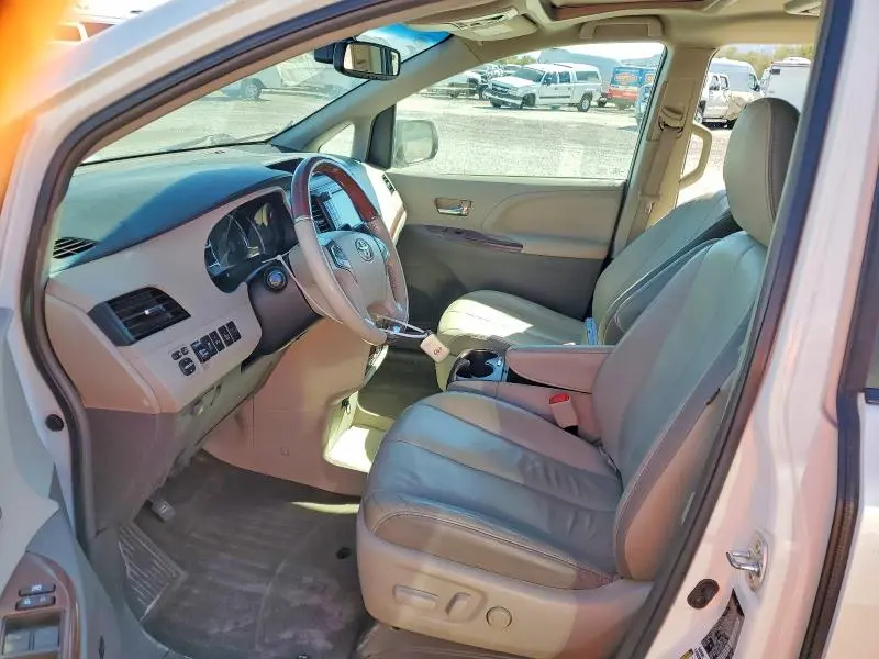 2014 TOYOTA SIENNA LIMITED 7-PASSENGER  
