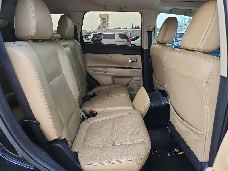 2015 MITSUBISHI OUTLANDER SE  