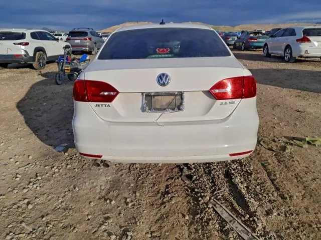 2011 VOLKSWAGEN JETTA SE  