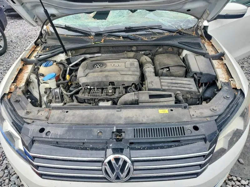 2015 VOLKSWAGEN PASSAT S  
