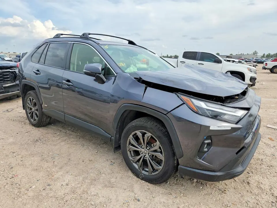 2023 TOYOTA RAV4 XLE PREMIUM  